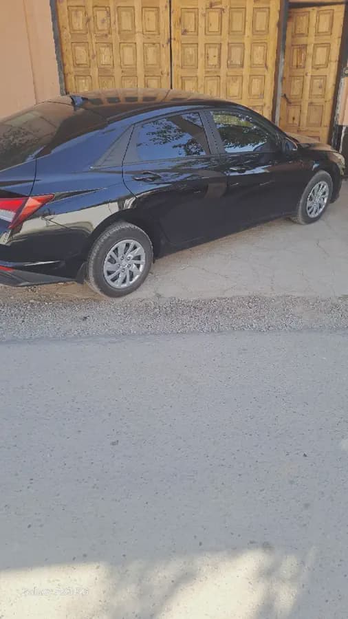Hyundai Elantra 2021 — 1