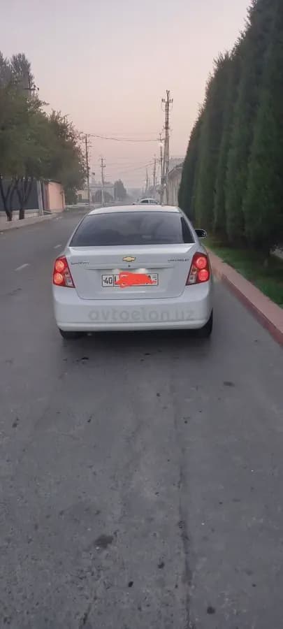 Chevrolet Lacetti, 2 позиция 2010 — 2