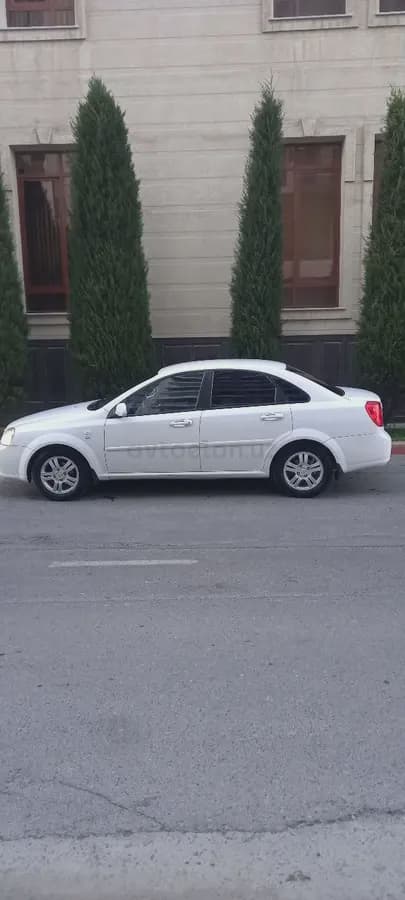 Chevrolet Lacetti, 2 позиция 2010 — 3