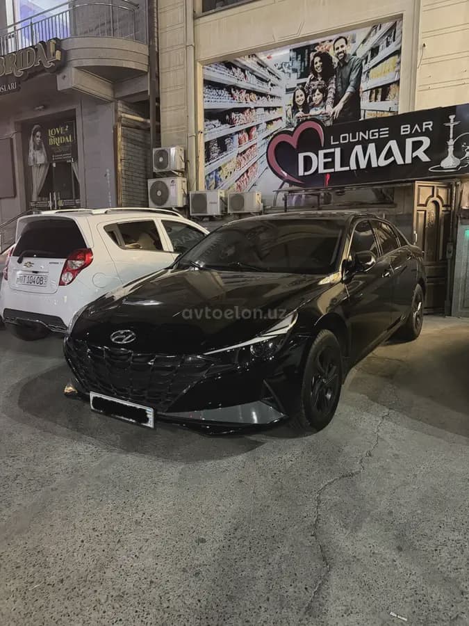 Hyundai Elantra 2021 — 1
