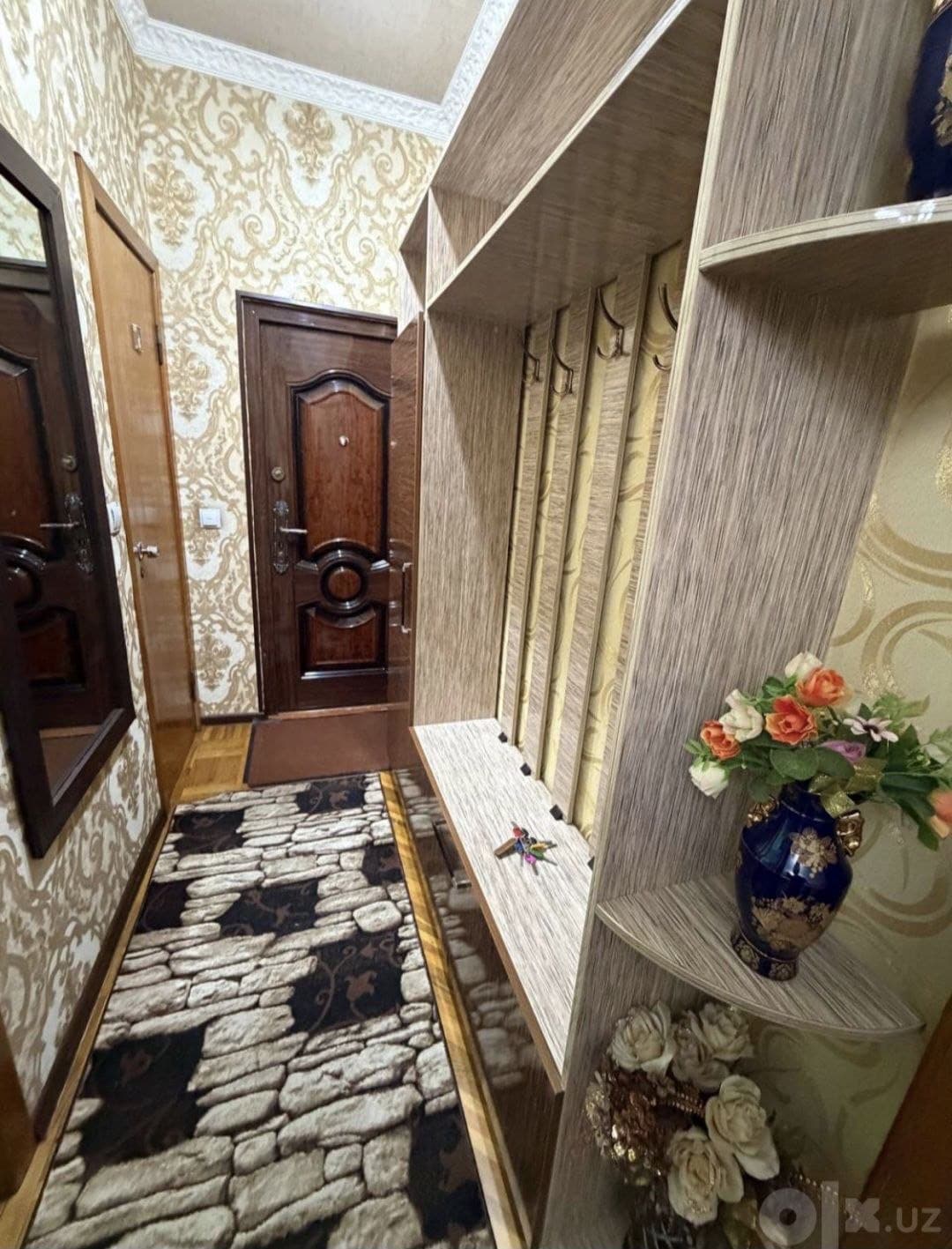 🇺🇿 КВАРТИРА СОТИЛАДИ! 📍 Манзил: Чилонзор-3 📌 Ориентир: Савдо маркази (Торговый центр) 🛏 Хоналар: 2 — 4