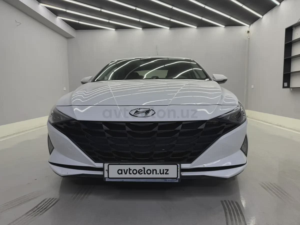 Hyundai Elantra 2022 — 1