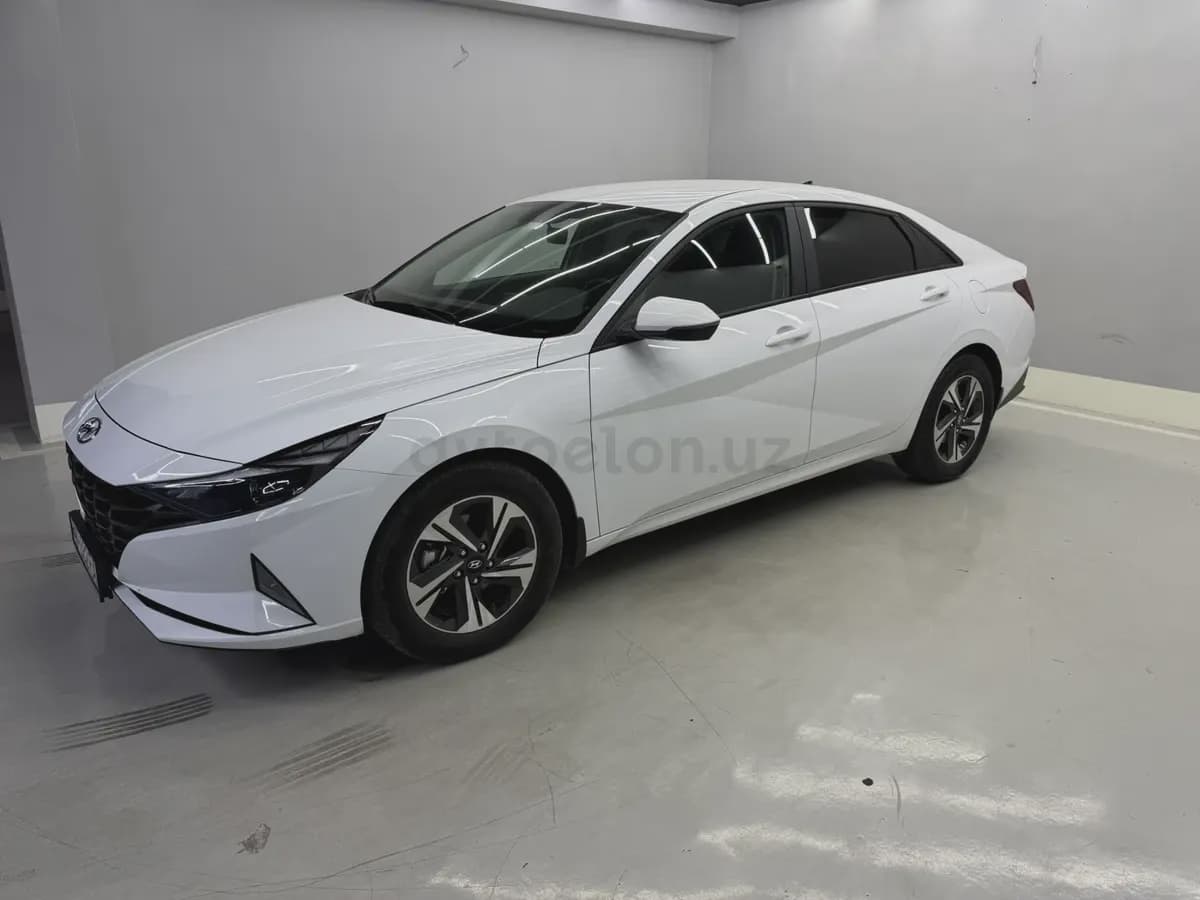 Hyundai Elantra 2022 — 3