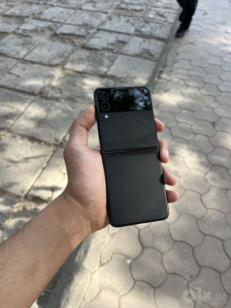 Samsung Z Flip 3 — 1