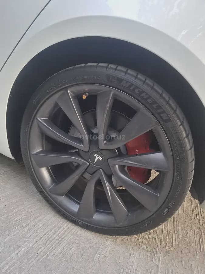 Tesla Model 3 2020 — 5