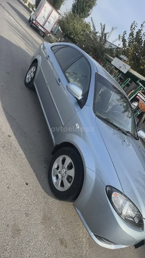 Chevrolet Gentra, 1 позиция Газ-бензин 2014 — 2