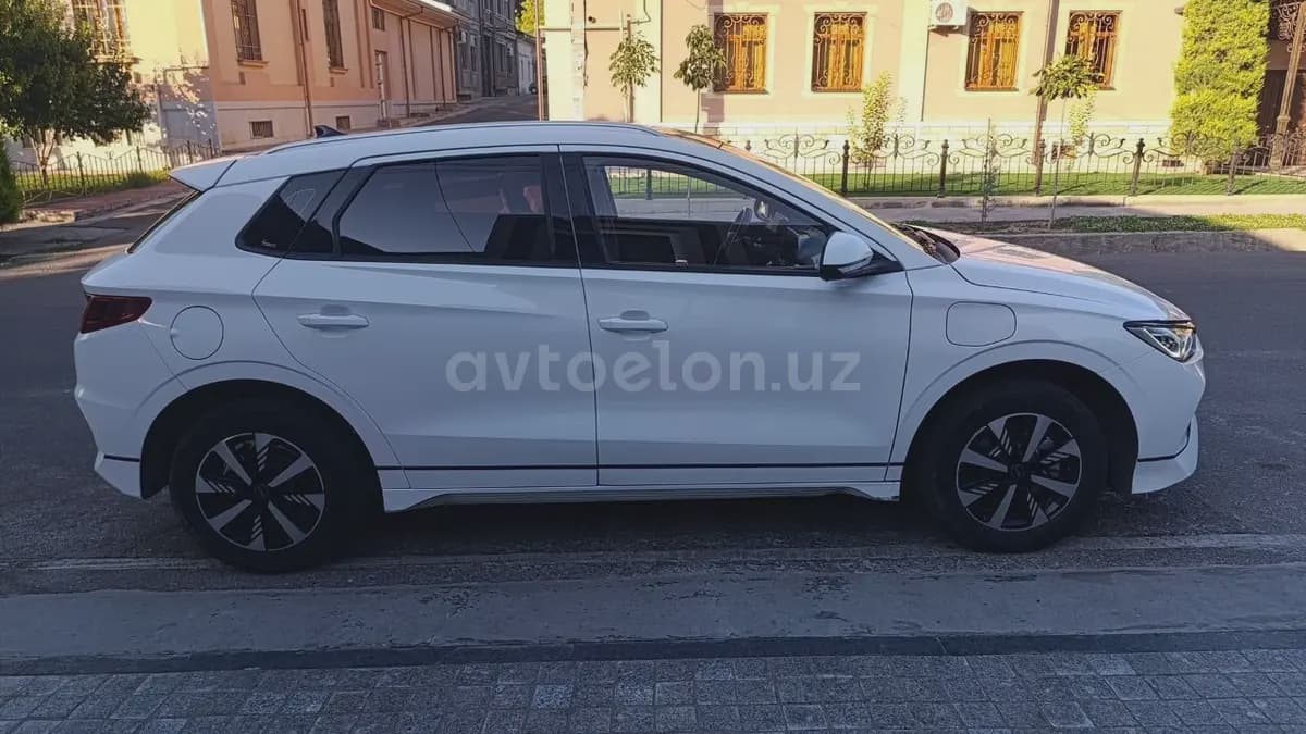 BYD e2 2024 — 2
