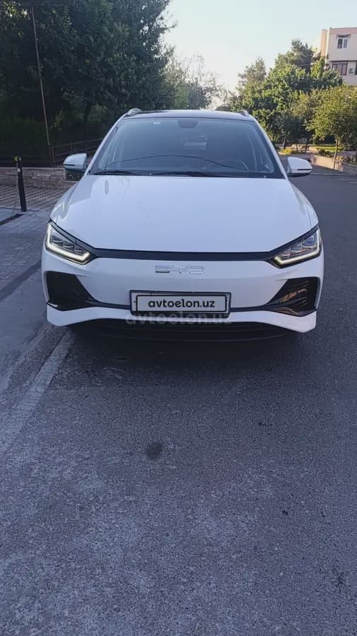 BYD e2 2024 — 3