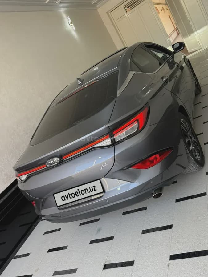 JAC J7 (Binyue) 2022 — 2