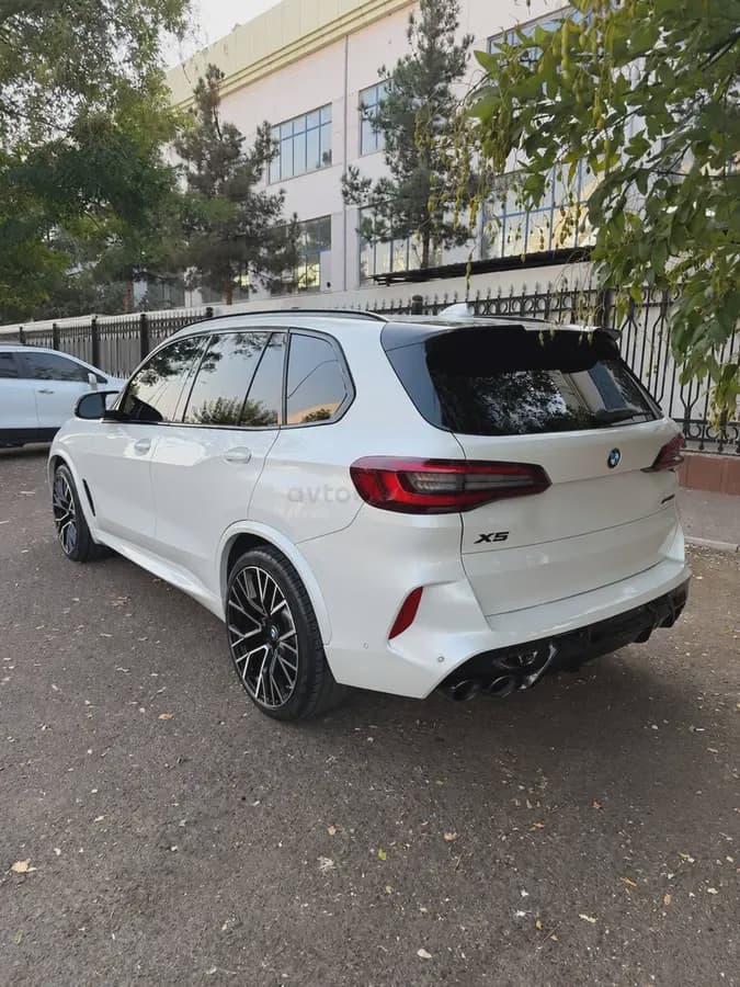 BMW X5 2021 — 2