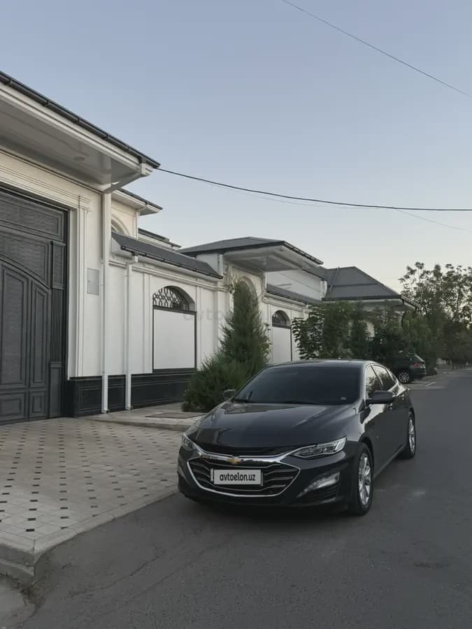 Chevrolet Malibu 2 2018 — 2