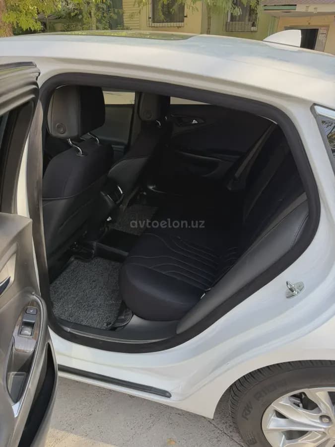 Chevrolet Malibu 2 2022 — 2