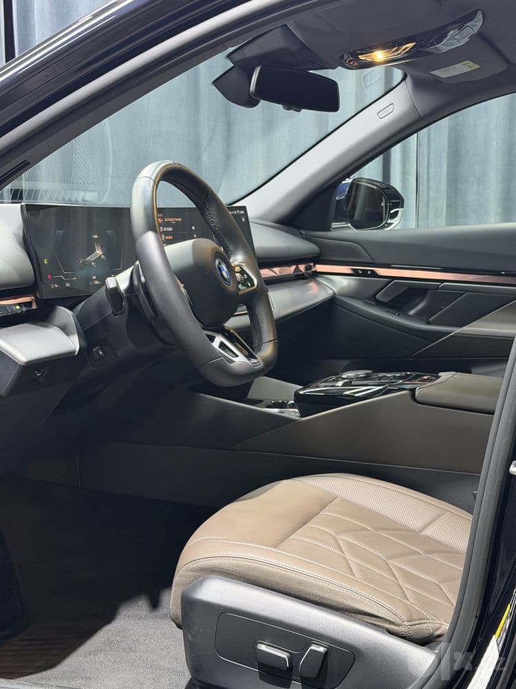 BMW i5 35L m sport 2025 yil 12.000 km yurgan kraska toza — 3