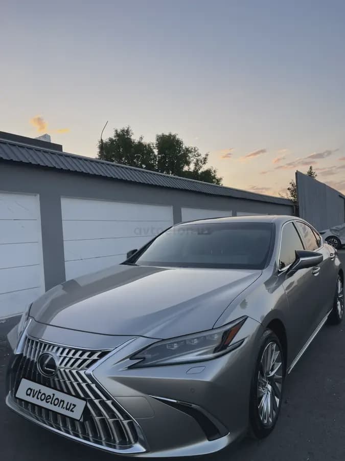 Lexus ES 300 2025 — 4