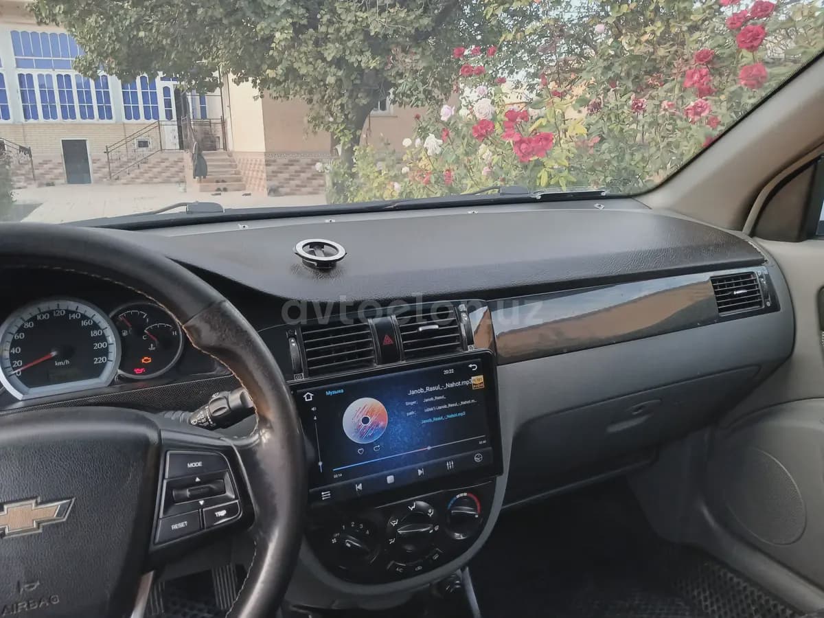 Chevrolet Lacetti, 1 позиция Газ-бензин 2010 — 3