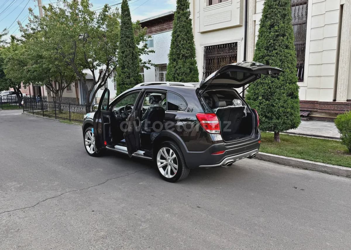Chevrolet Captiva, 4 позиция 2017 — 3