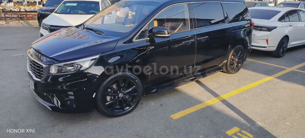 Kia Carnival 2019 — 1