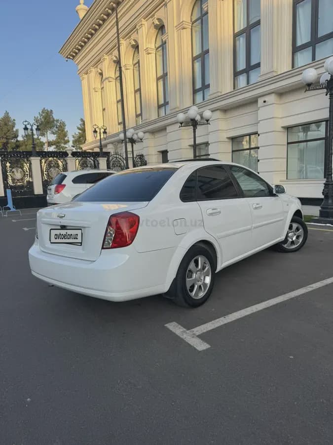 Chevrolet Lacetti, 3 позиция 2009 — 3