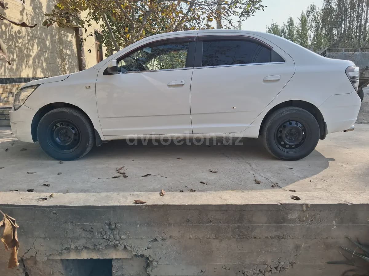 Chevrolet Cobalt, 3 позиция 2014 — 1