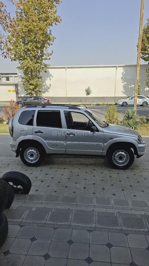 Chevrolet Niva 2005 — 2