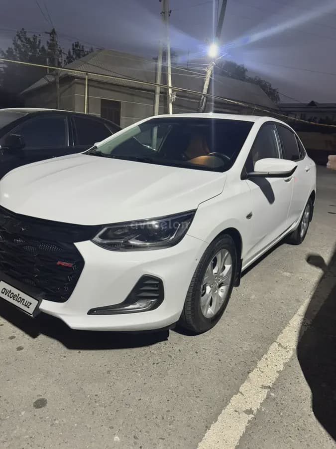 Chevrolet Onix 2024 — 2