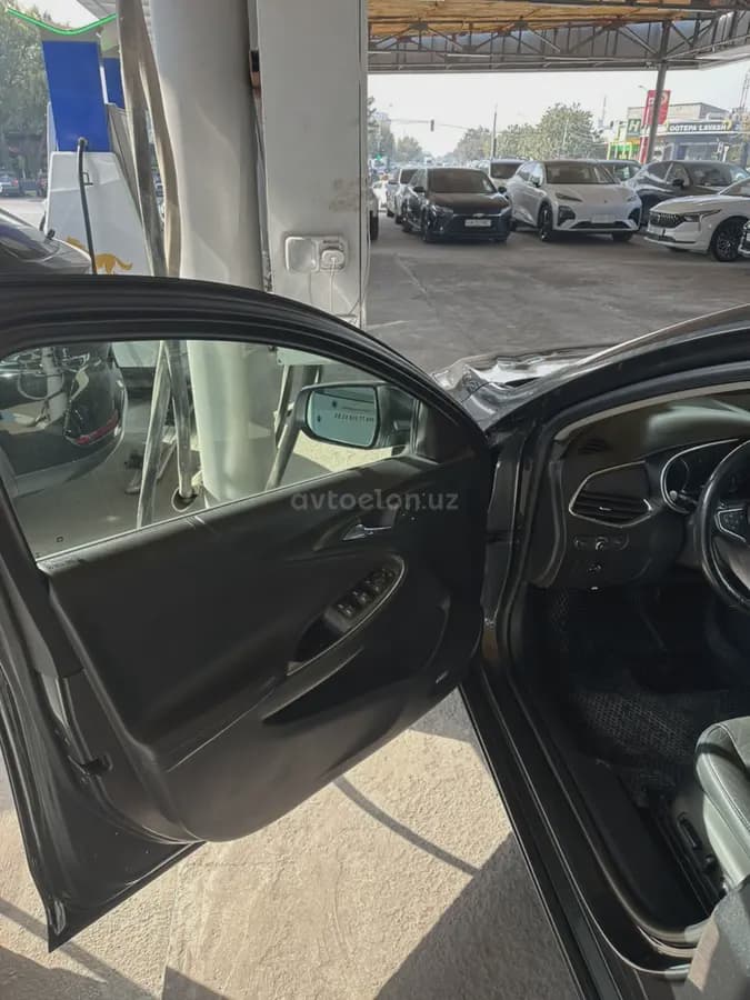 Chevrolet Malibu 2 2018 — 3