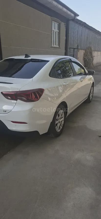 Chevrolet Onix 2024 — 3