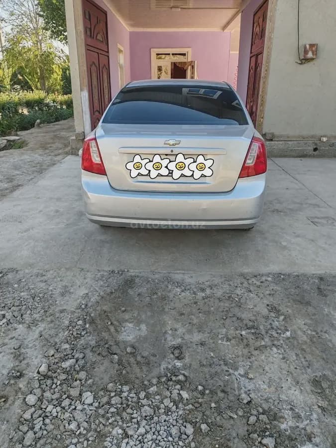 Chevrolet Lacetti, 1 позиция 2010 — 2