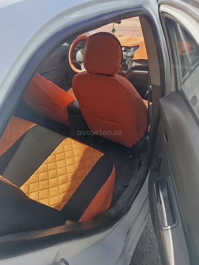 Chevrolet Cobalt, 1 позиция 2013 — 4