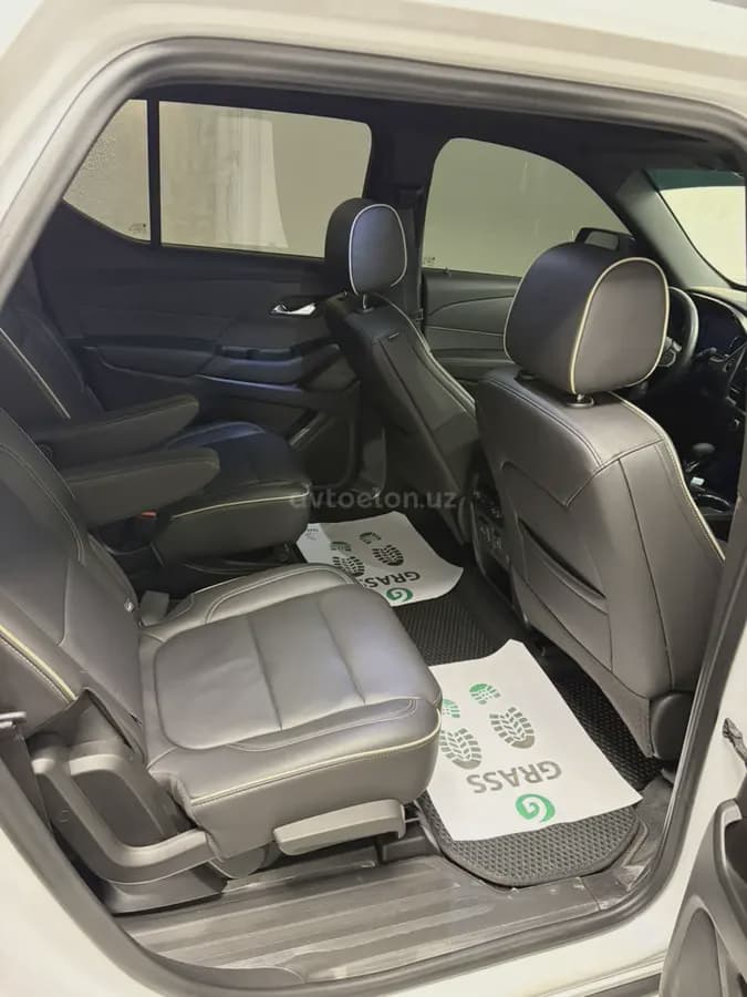 Chevrolet Traverse 2023 — 3