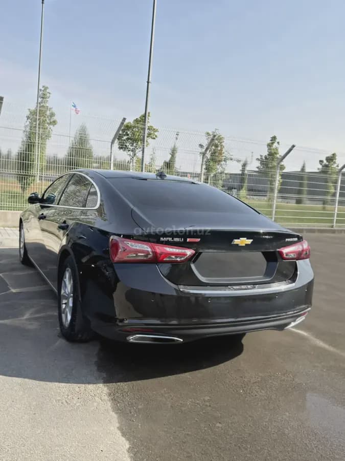 Chevrolet Malibu 2 2022 — 2