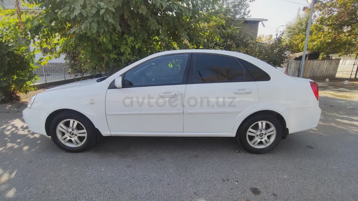 Chevrolet Lacetti, 2 позиция 2013 — 3