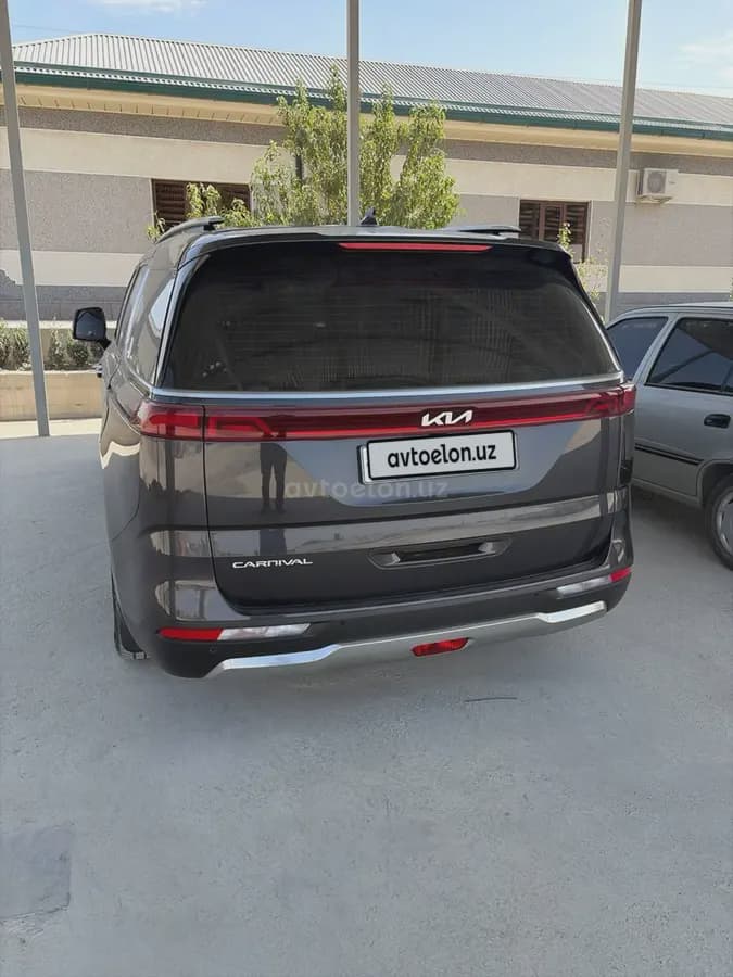 Kia Carnival 2022 — 5