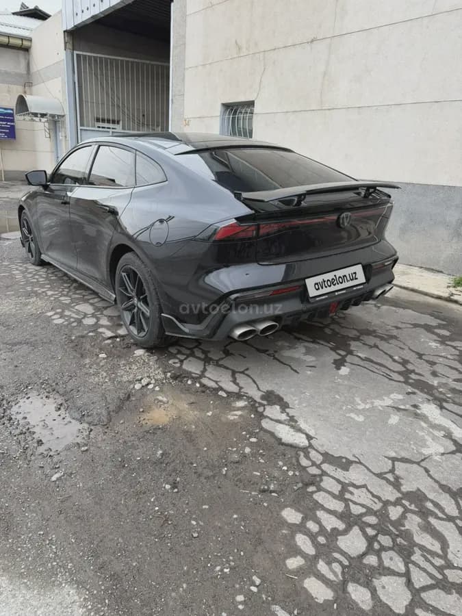 Changan UNI-V 2025 — 1
