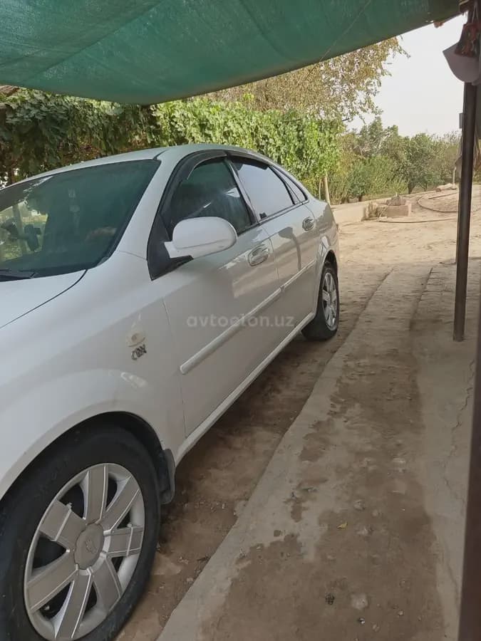 Chevrolet Lacetti, 1 позиция Газ-бензин 2006 — 2