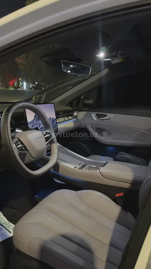 Roewe M7 2025 — 4
