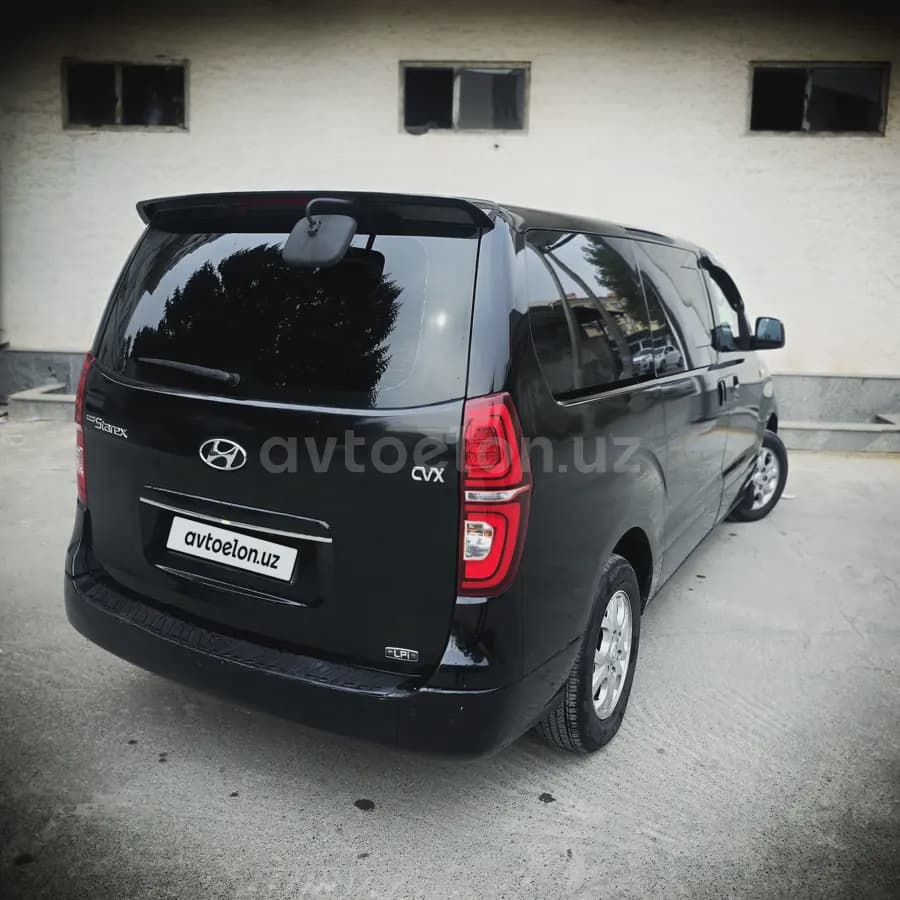 Hyundai Starex 2010 — 2
