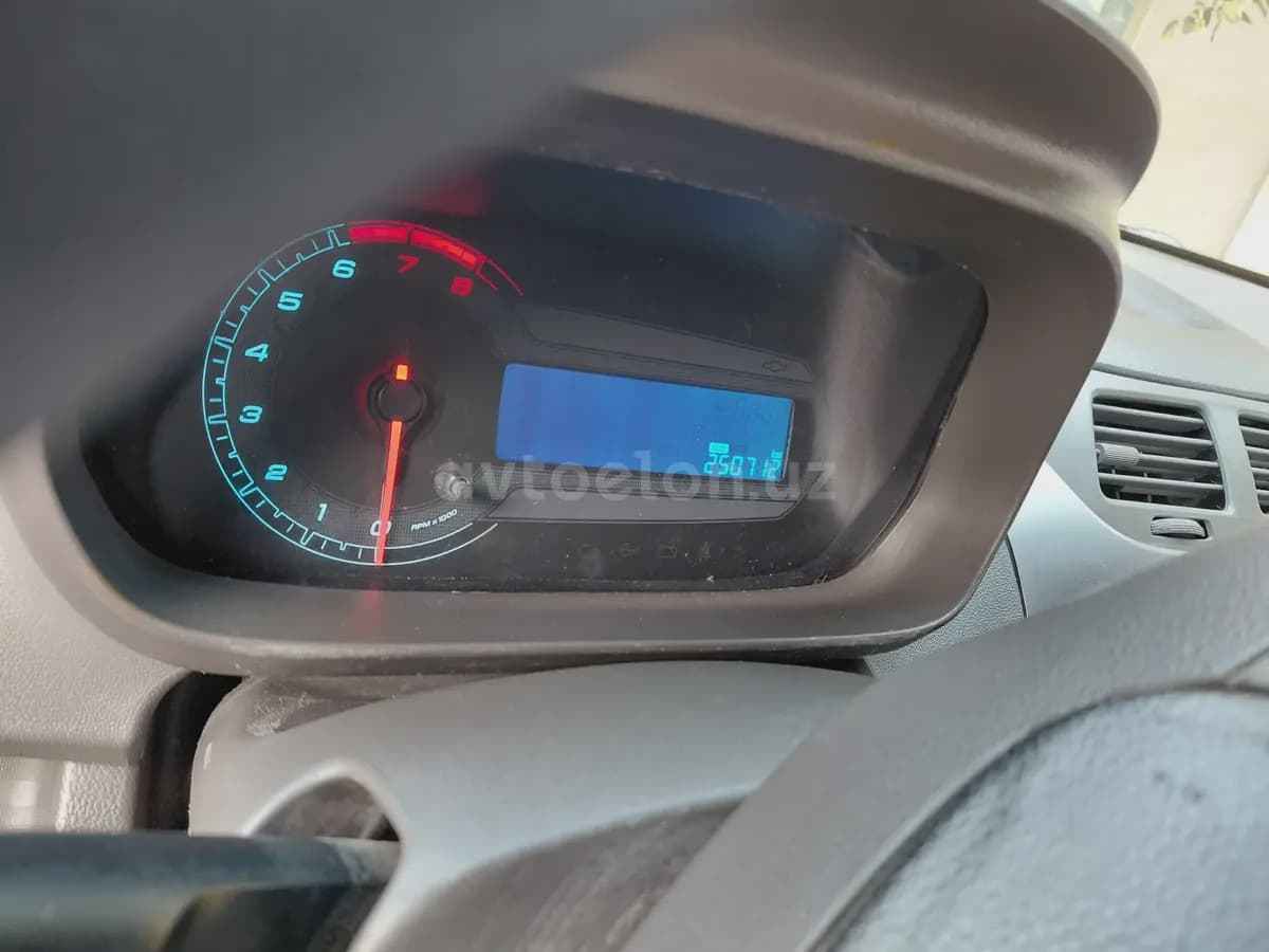 Chevrolet Cobalt, 2 позиция 2015 — 5
