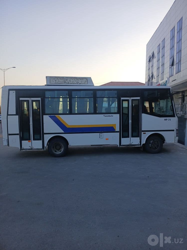 Avtobus Isuzu Np21 sotiladi 2007 tasolda mator zadnimos zoʻr — 5