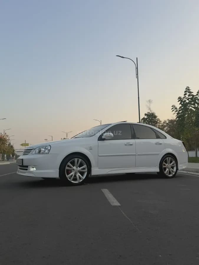Chevrolet Lacetti, 3 позиция 2010 — 2