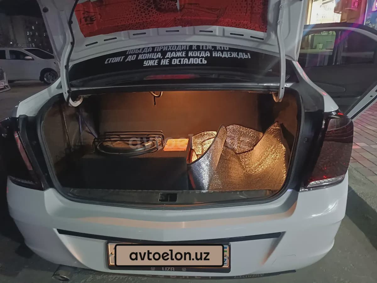 Chevrolet Cobalt, 4 позиция 2022 — 2