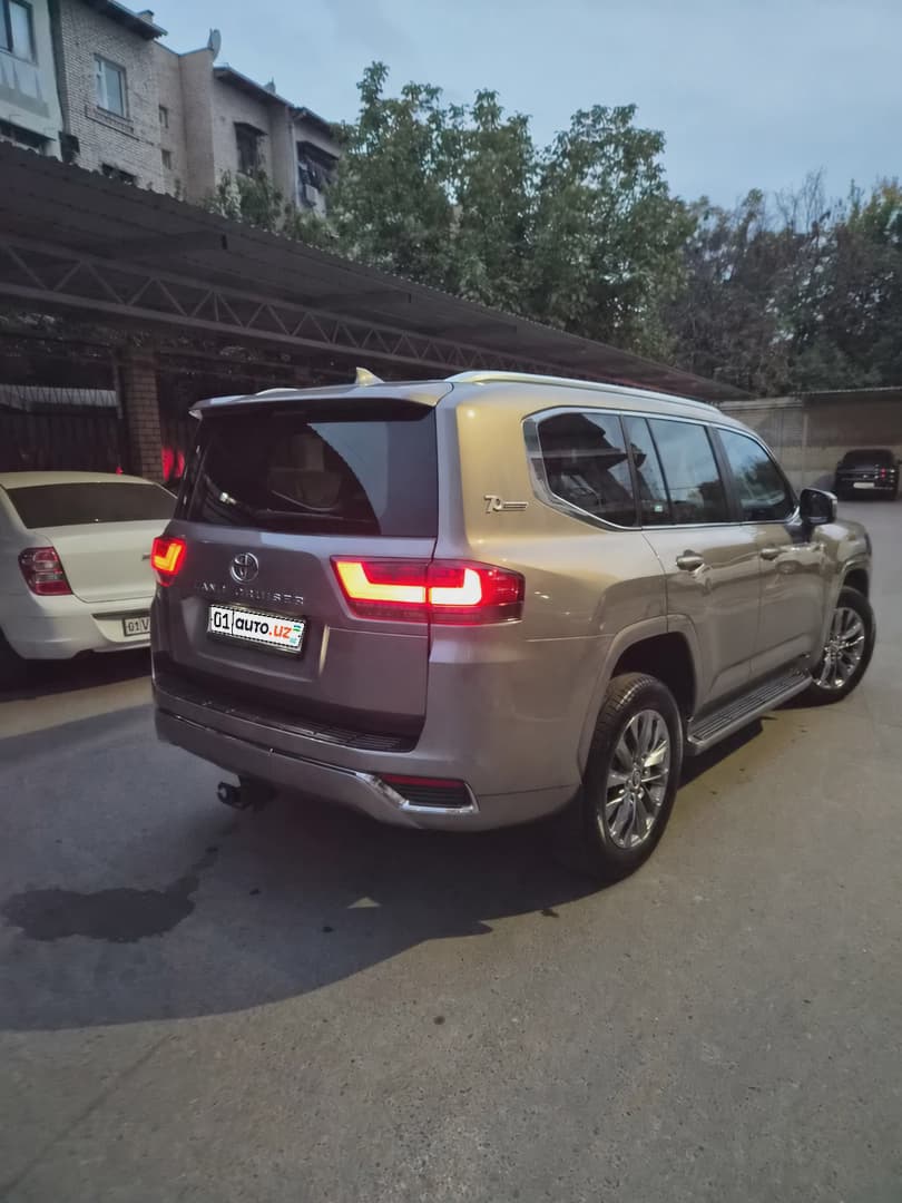 Toyota Land Cruiser 2022 — 3