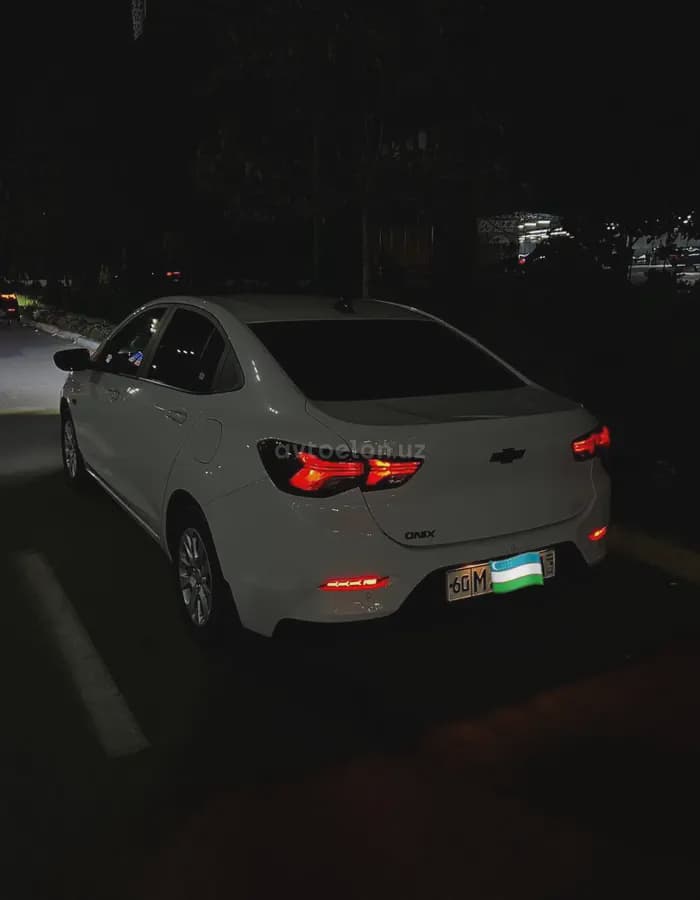 Chevrolet Onix 2024 — 3