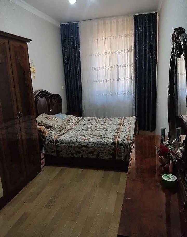 Kvartira sotiladi chilonzor 19 kvartal 3/2/4 65 m2 — 1