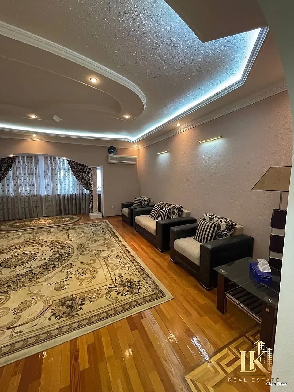 #9800 Продаётся: 🏠🏠🏠🏠🏠 Мирабадский район БАНКОВСКИЙ ДОМ Ор-р: гостиница "Россия"
