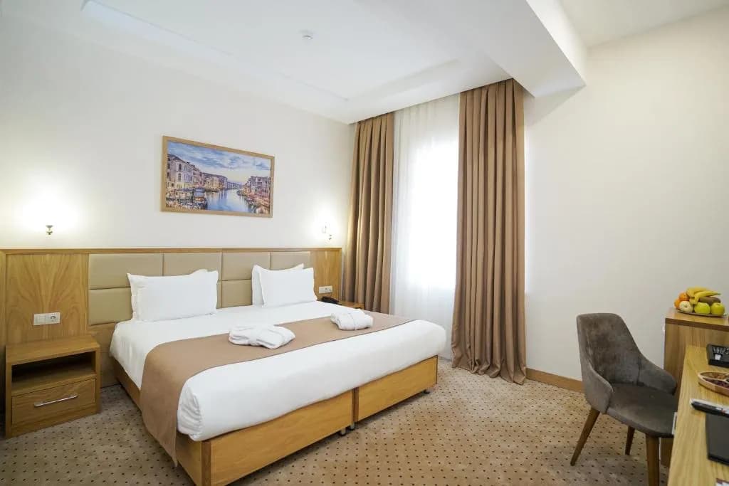 Milan Hotel — 1