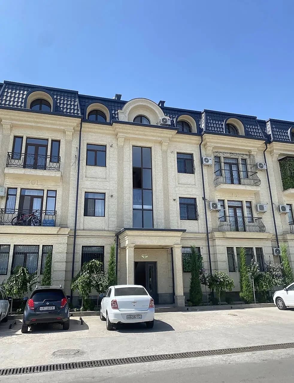 Аренда квартира Олмазар  Мойкурган, Тансикбаева канечка  Площадь: 160 м² Дуплекс  Комнат: 5 — 1