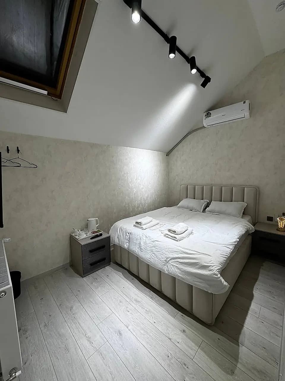 Bezzaks Hotel tinch ozoda shahar markazida — 1