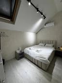 Bezzaks Hotel tinch ozoda shahar markazida