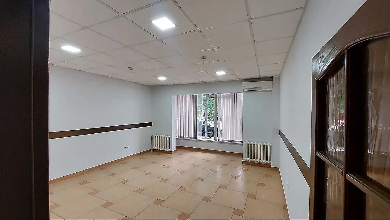 Сдается офисное помещение метро Ойбек с отдельной входной группой